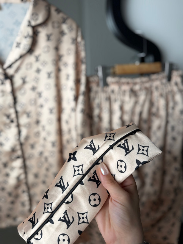لباسخواب lv